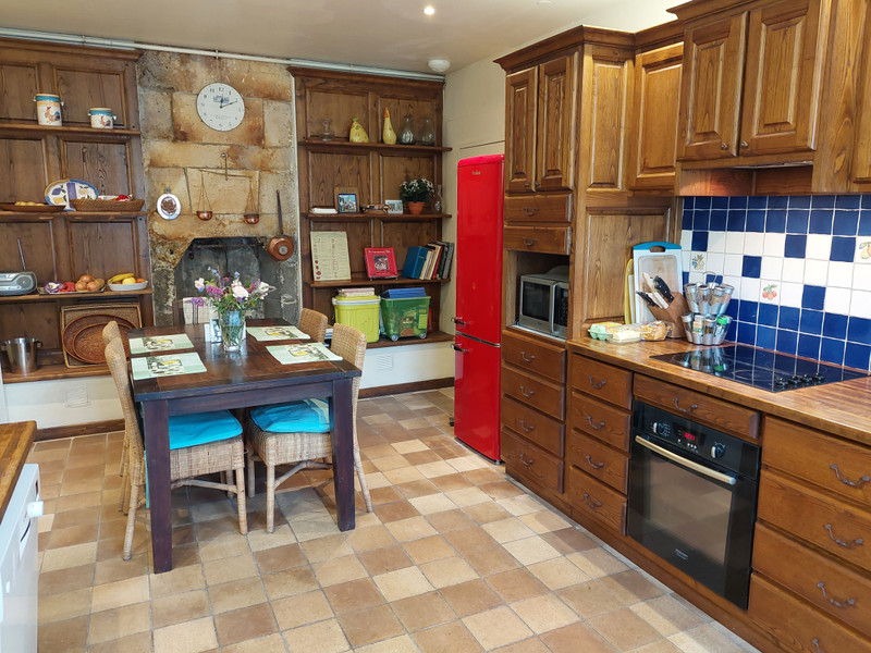 French property for sale in Villebois-Lavalette, Charente - €580,000 - photo 8