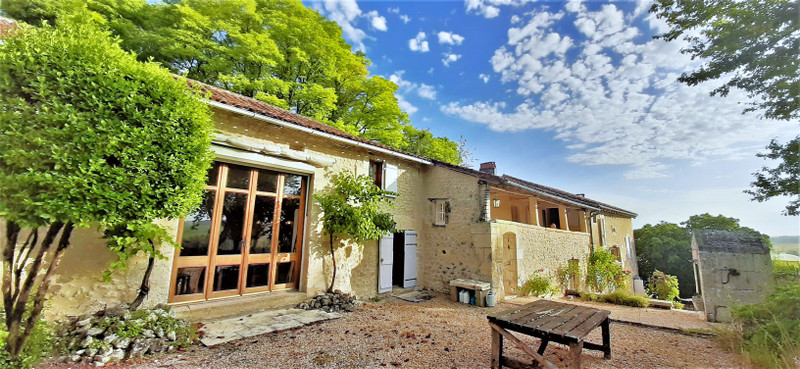 Maison à vendre à Saint-Martial-Viveyrol, Dordogne - 441 000 € - photo 1