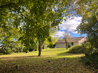 Maison à vendre à Val-d'Auge, Charente - 162.000 € - photo 1