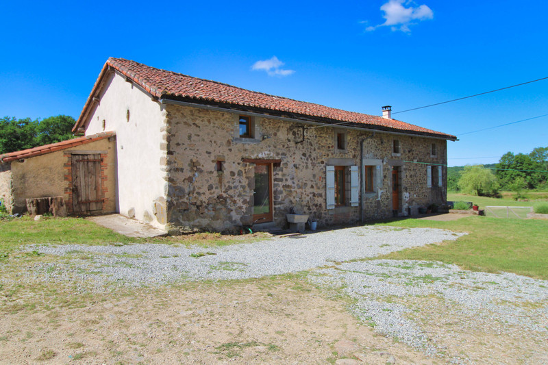 French property for sale in Brillac, Charente - &#8364;265,000 - photo 11