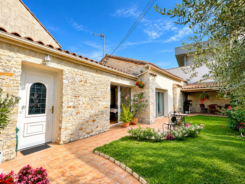 French property for sale in Aigre, Charente - €240,000 - photo 0