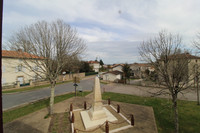 Appartement à vendre à Ansac-sur-Vienne, Charente - 98.000 € - photo 2