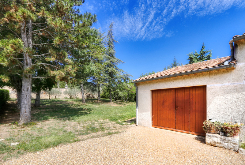 French property for sale in Saint-Saturnin-lès-Apt, Vaucluse - €249,000 - photo 9