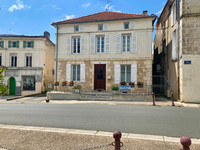 Maison à vendre à Mirambeau, Charente-Maritime - 369 990 € - photo 10