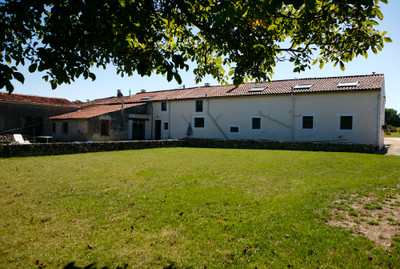 French property for sale in Fontaine-Chalendray, Charente-Maritime - €267,500 - photo 9