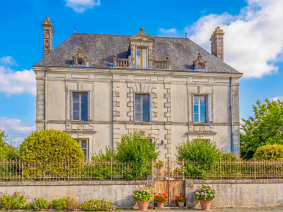 house for sale in Deux-Sèvres