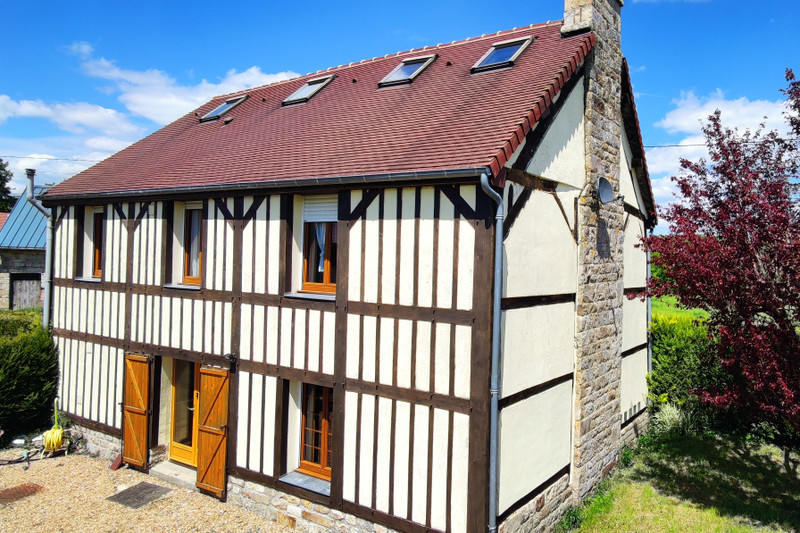 Maison à Saint-Georges-de-Rouelley, Manche - photo 1