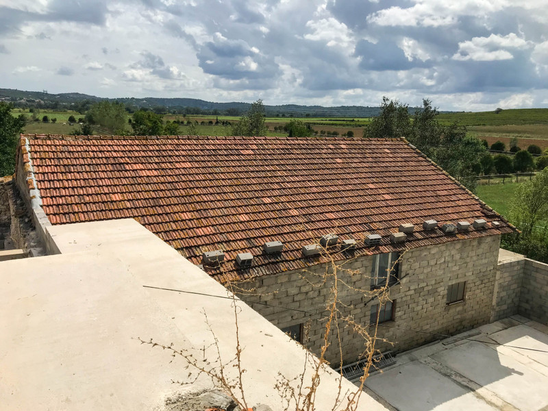 House for sale in Uzès Gard Character mas from 19th century to finish the development in