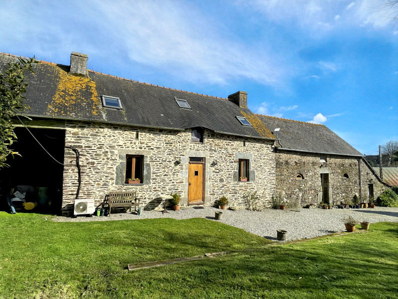 French property for sale in Saint-Mayeux, Côtes-d'Armor - €199,800 - photo 0