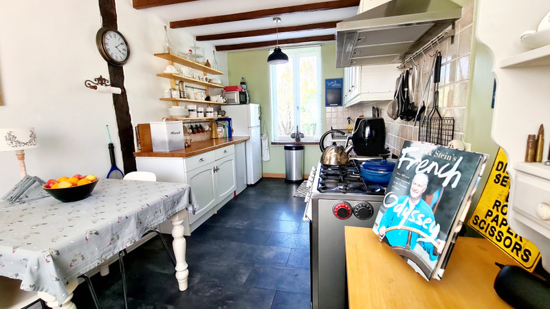 French property for sale in Isigny-le-Buat, Manche - €120,800 - photo 5