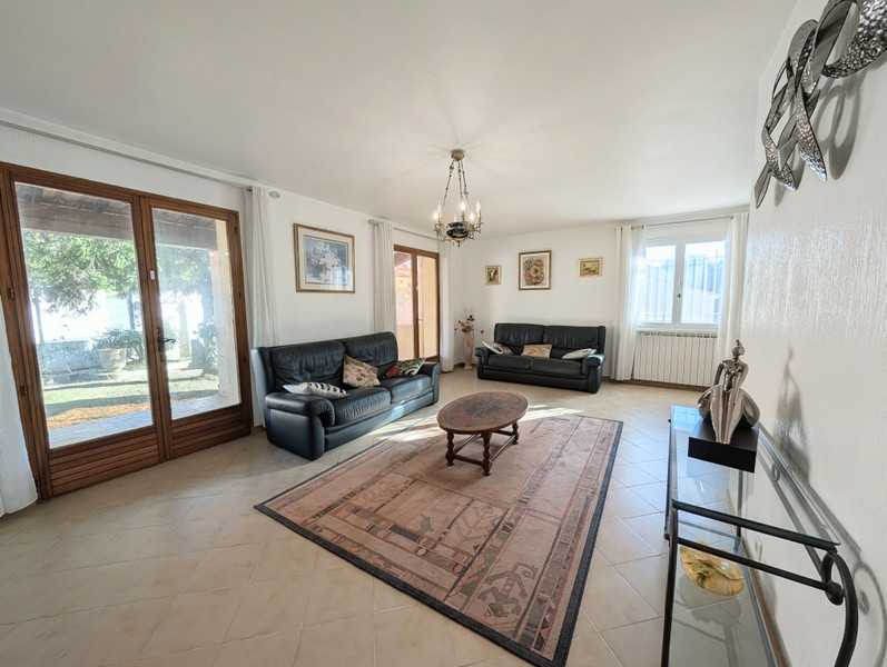 French property for sale in Carnoux-en-Provence, Bouches-du-Rhône - €660,000 - photo 6
