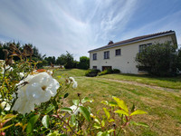 Maison à vendre à Saint-Jean-de-Beugné, Vendée - 162.000 € - photo 10
