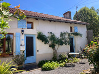 Maison à vendre à Adriers, Vienne - 220.000 € - photo 1
