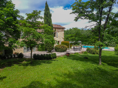 5-Hectare Estate with 220m² House, Pool, 80m² Guest Cottage, Professional and Leisure Spaces, Historic Charm

