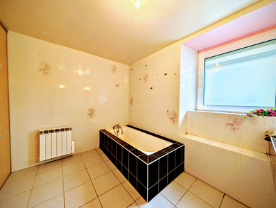French property for sale in Crédin, Morbihan - €189,000 - photo 9