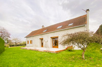 Maison à vendre à Mesples, Allier - 150.965 € - photo 1