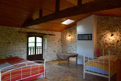 French property for sale in Allègre-les-Fumades, Gard - €365,000 - photo 4
