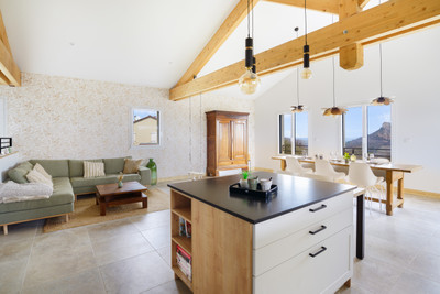 French property for sale in Solutré-Pouilly, Saône-et-Loire - €749,000 - photo 2