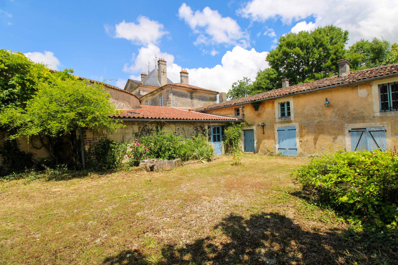 French property for sale in Mazeray, Charente-Maritime - €662,500 - photo 6