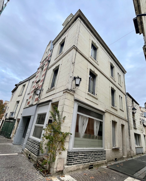 French property for sale in Chinon, Indre-et-Loire - €277,000 - photo 0
