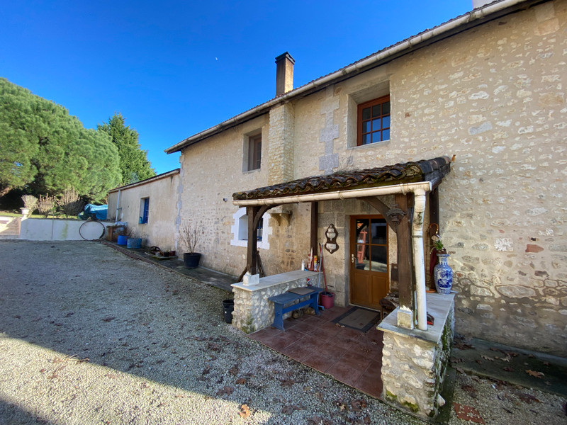 French property for sale in Chillac, Charente - €381,600 - photo 4