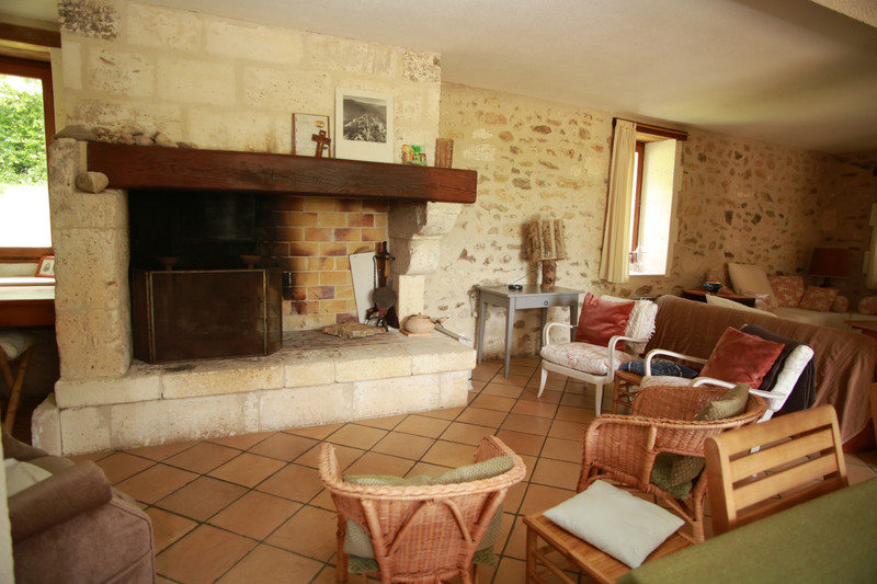 French property for sale in Combiers, Charente - €355,000 - photo 5