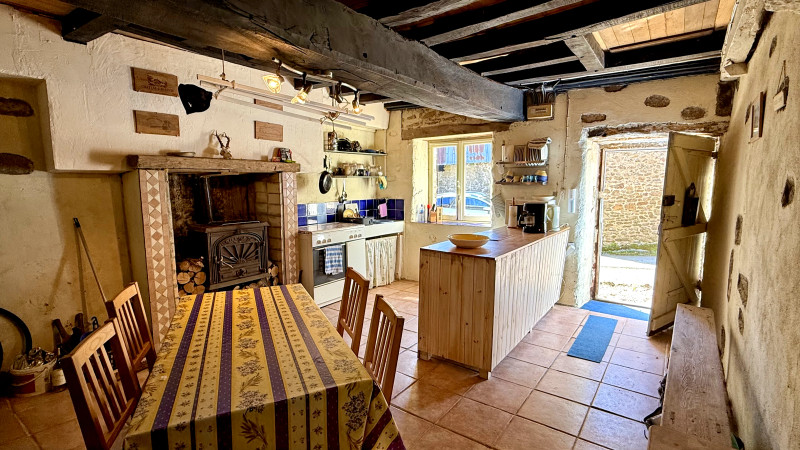 French property for sale in Champgenéteux, Mayenne - €59,600 - photo 2