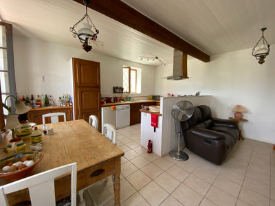French property for sale in Saint-Dizant-du-Gua, Charente-Maritime - €119,000 - photo 2