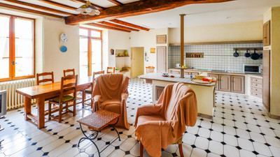 French property for sale in Saint-Pierre-de-Juillers, Charente-Maritime - €299,600 - photo 3