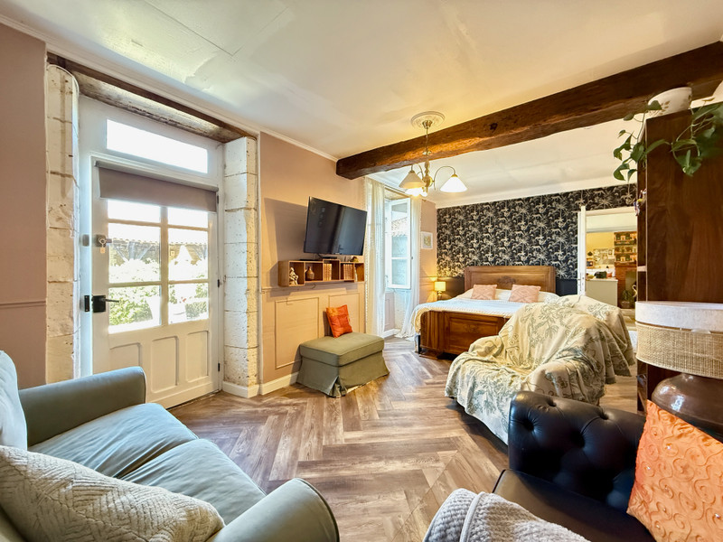 French property for sale in Juignac, Charente - €519,400 - photo 7