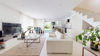French property for sale in Sanary-sur-Mer, Var - €745,000 - photo 4