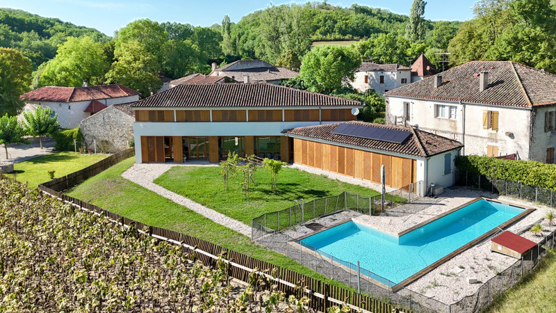 French property for sale in Montcuq-en-Quercy-Blanc, Lot - €595,000 - photo 0