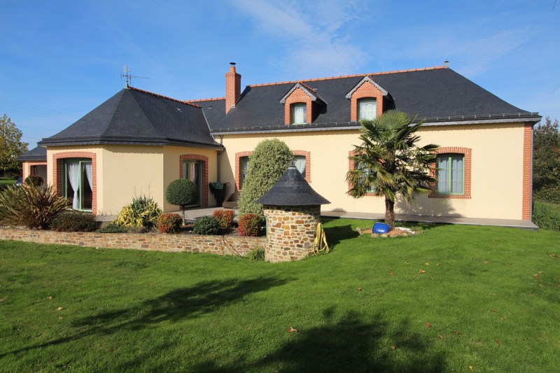 Maison à vendre à La Selle-Craonnaise, Mayenne - 460 000 € - photo 1
