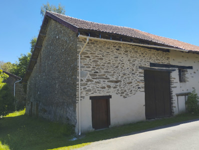 Grange à vendre à Champagnac-la-Rivière, Haute-Vienne, Limousin, avec Leggett Immobilier