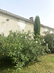 French property for sale in Lignières-Sonneville, Charente - €183,600 - photo 12