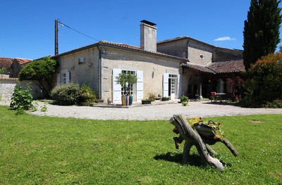 Maison à vendre à Julienne, Charente, Poitou-Charentes, avec Leggett Immobilier