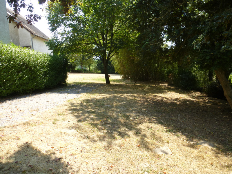 French property for sale in Éguzon-Chantôme, Indre - €316,720 - photo 2