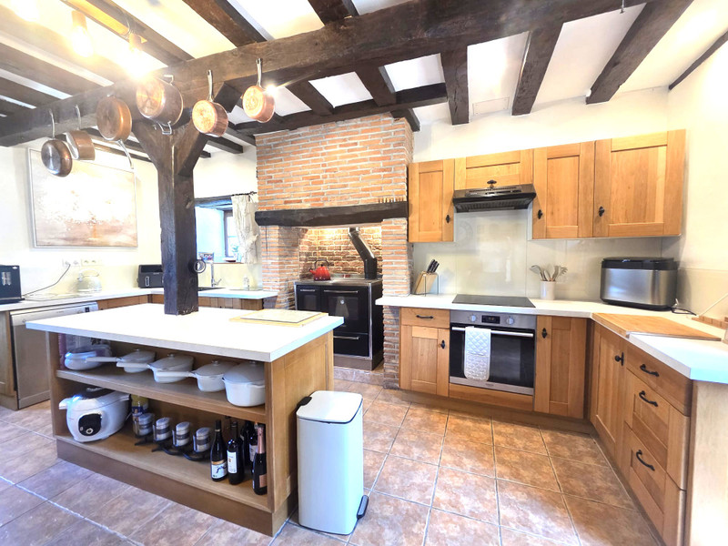 French property for sale in Denazé, Mayenne - €365,700 - photo 3