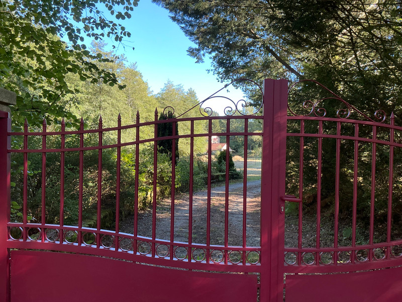 Propriété à vendre à Saint-Pardoux-Morterolles, Creuse - 318 000 €