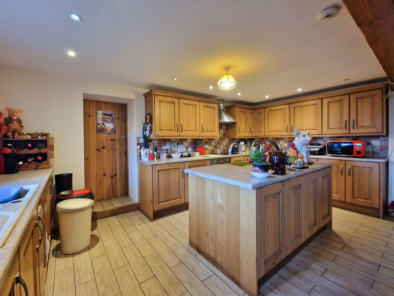 French property for sale in Manot, Charente - €235,400 - photo 2