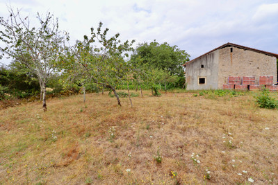 French property for sale in Montbron, Charente - €31,600 - photo 2