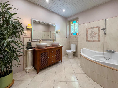 French property for sale in Thenon, Dordogne - €395,000 - photo 4