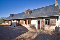 Maison à vendre à Noyant-Villages, Maine-et-Loire - 330 000 € - photo 1