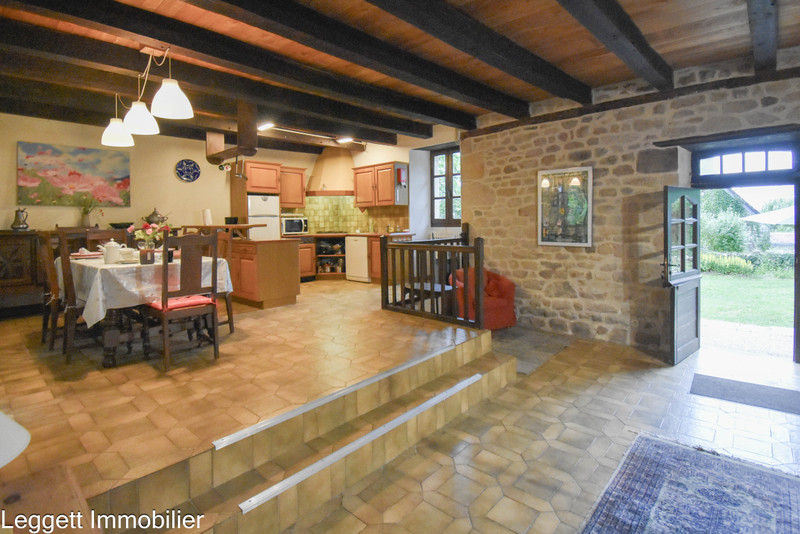 French property for sale in Marcillac-la-Croisille, Corrèze - €273,000 - photo 2