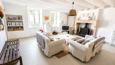 French property for sale in Saint-Pierre-de-Juillers, Charente-Maritime - €235,000 - photo 1