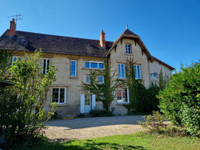 Maison à vendre à Neuilly Le Real, Allier - 420.000 € - photo 1