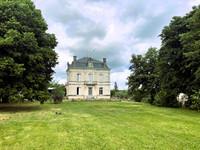 Propriété à vendre à Saint-Aubin-de-Blaye, Gironde - 371 000 € - photo n°1