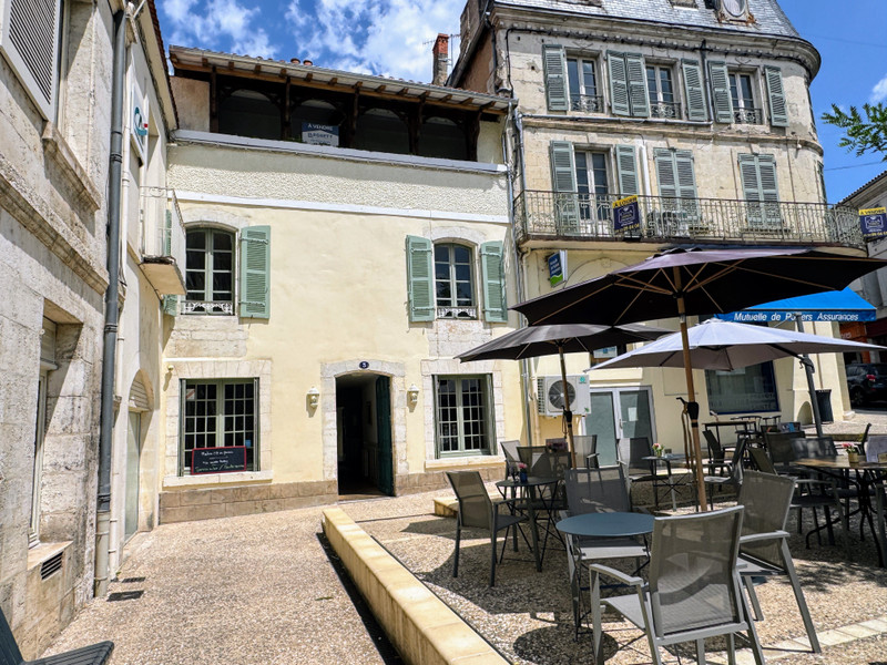 French property for sale in Ribérac, Dordogne - €392,200 - photo 0