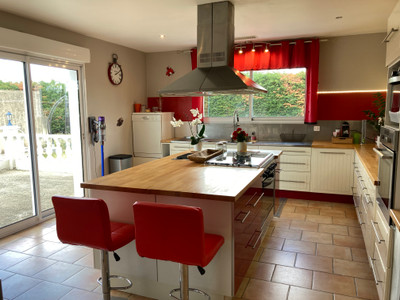 French property for sale in Donnezac, Gironde - €266,000 - photo 1