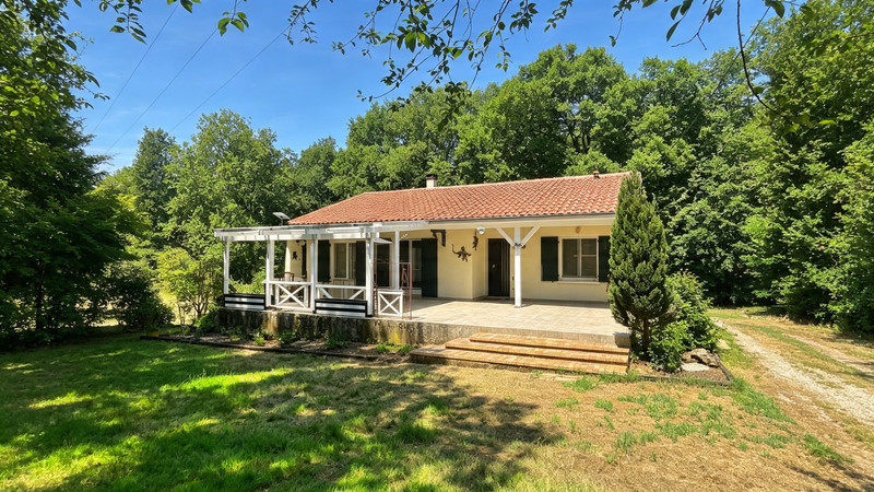 French property for sale in Lalinde, Dordogne - €249,100 - photo 0